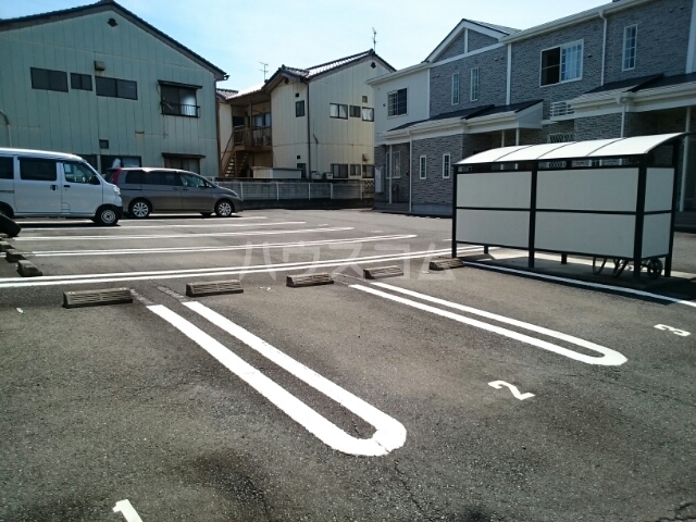 2/13 駐車場