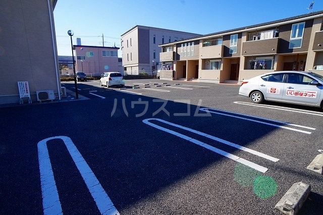 22/28 駐車場