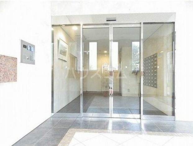 18/27 エントランス