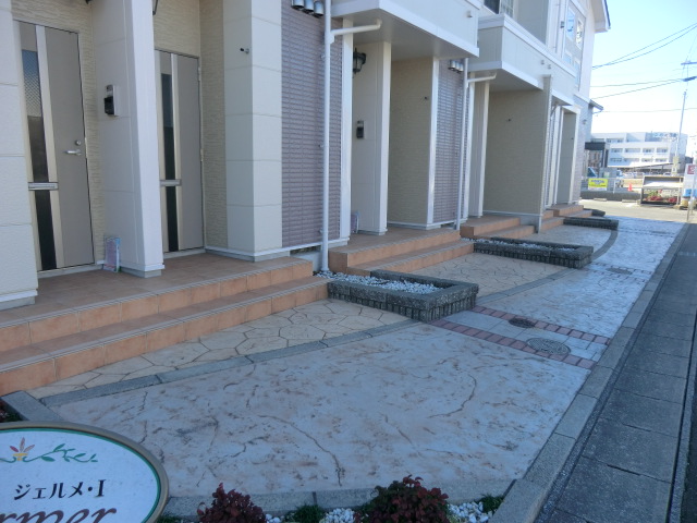 22/30 エントランス