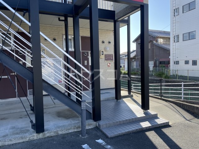 14/22 エントランス