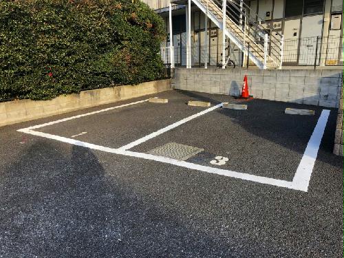 13/13 駐車場
