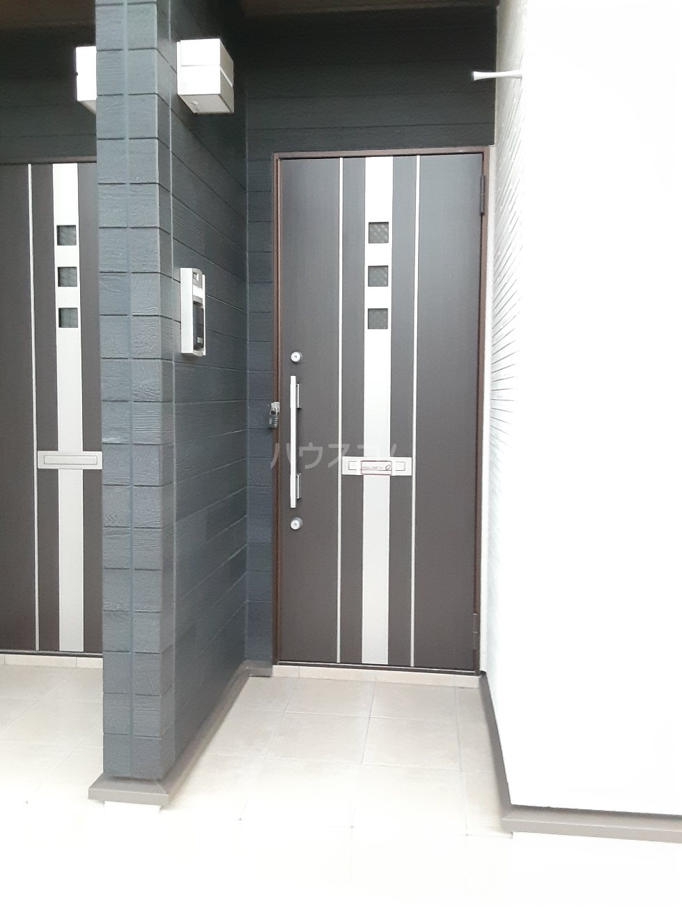 28/30 エントランス