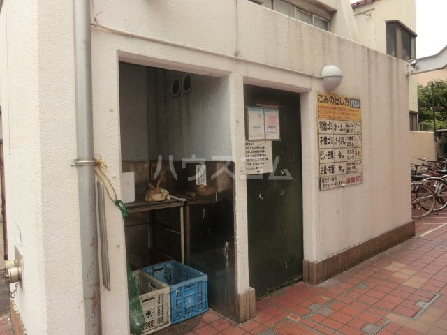 17/26 エントランス