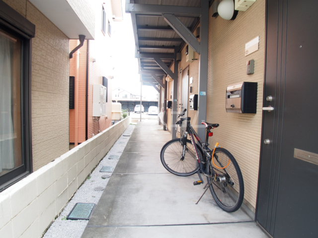 22/22 エントランス