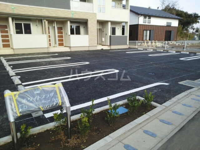 16/26 駐車場