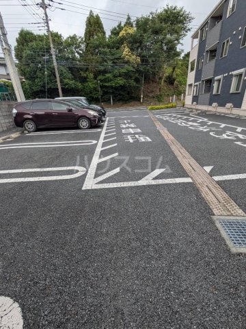 27/30 駐車場