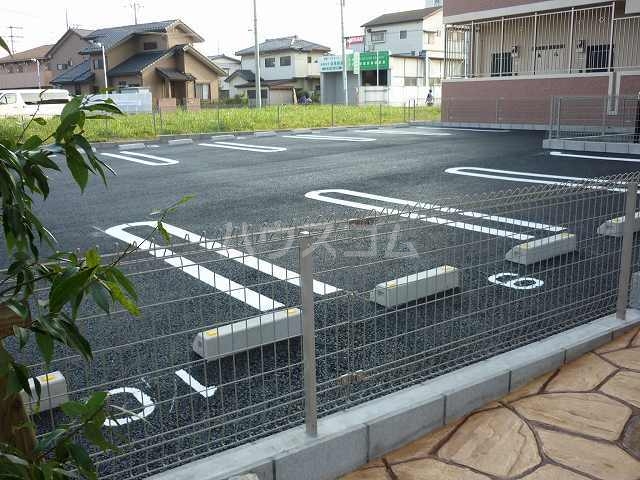 13/21 駐車場