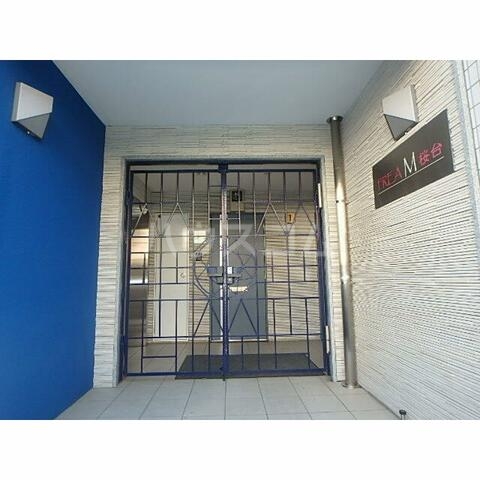 16/25 エントランス