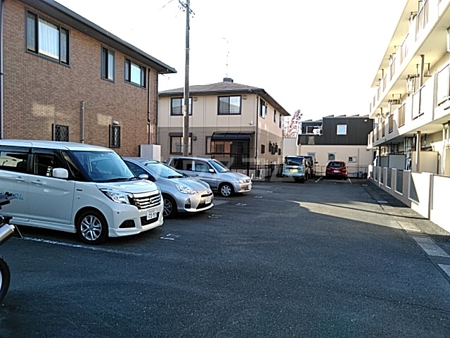 2/4 駐車場