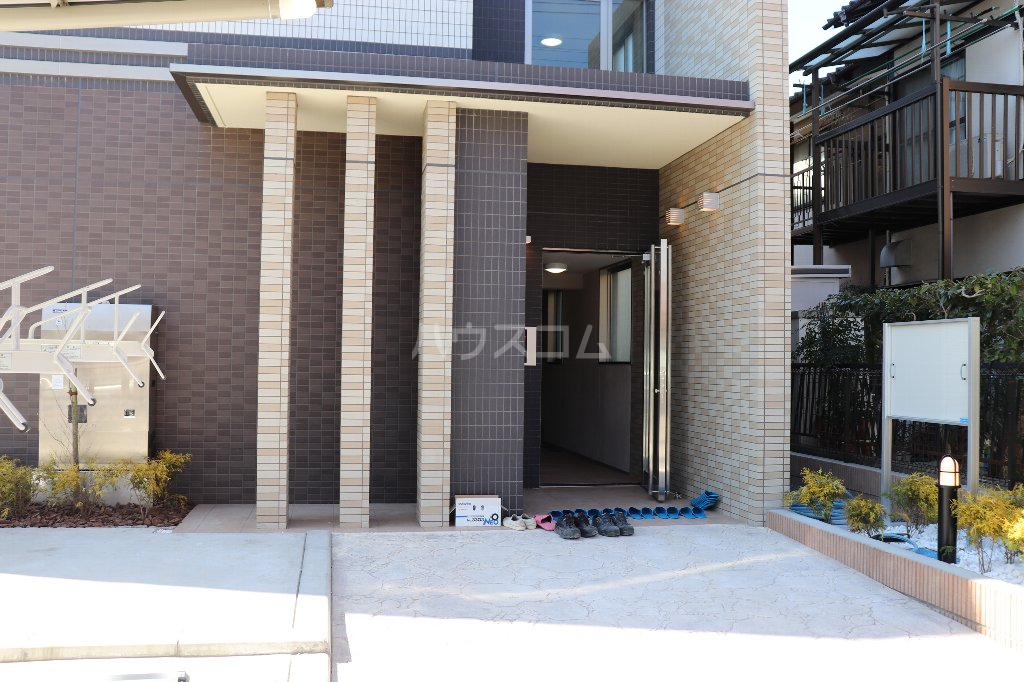 2/5 エントランス