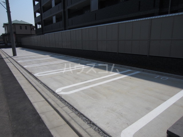 25/30 駐車場