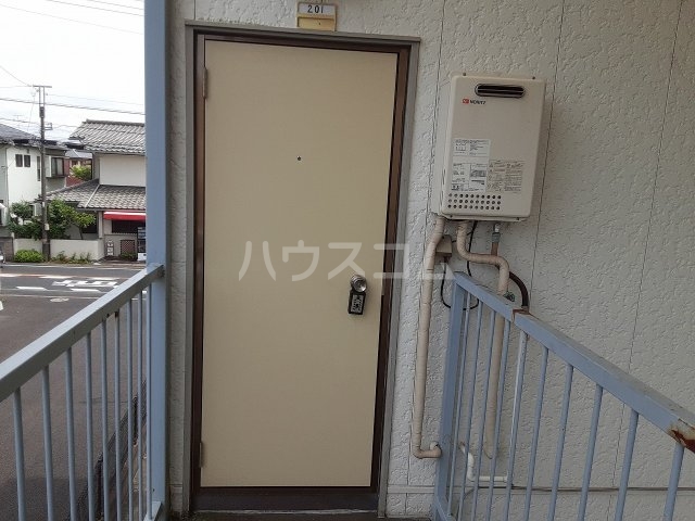 22/25 エントランス