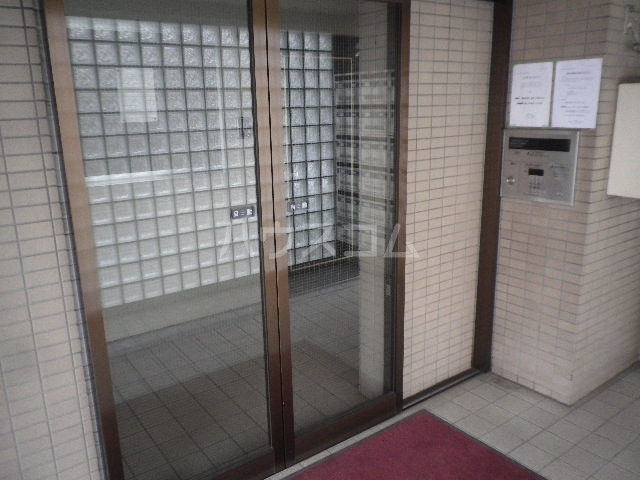 21/29 エントランス