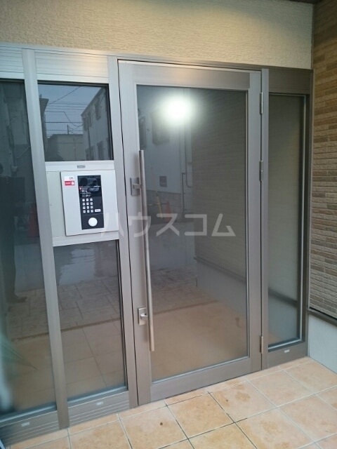 15/22 エントランス