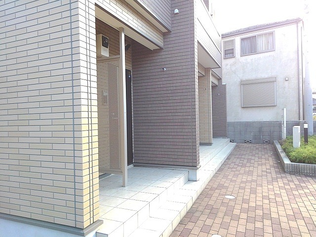 21/30 エントランス