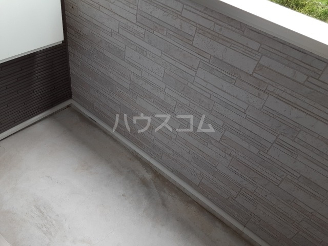 18/27 バルコニー