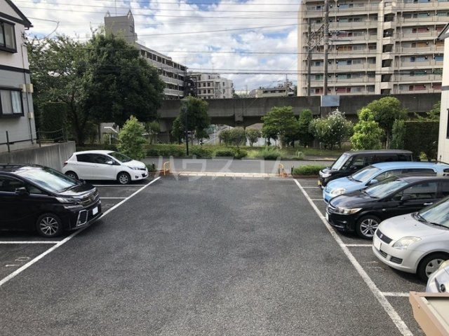 16/23 駐車場