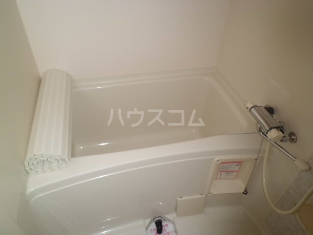 13/30 浴室