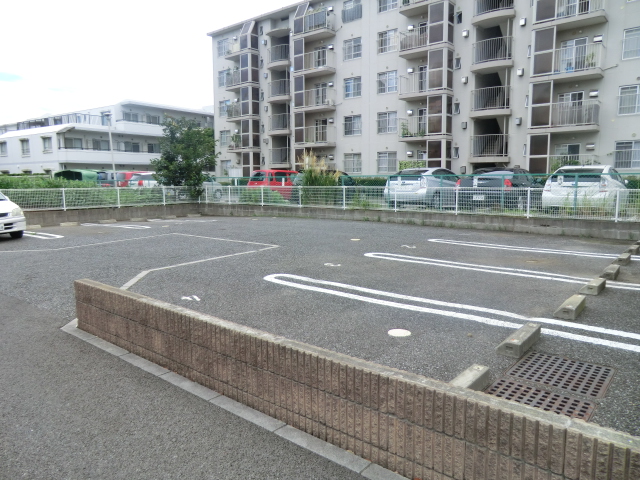 22/30 駐車場
