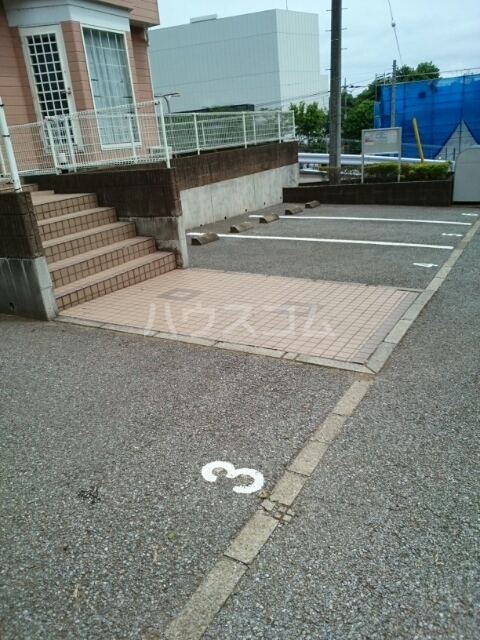 17/27 駐車場