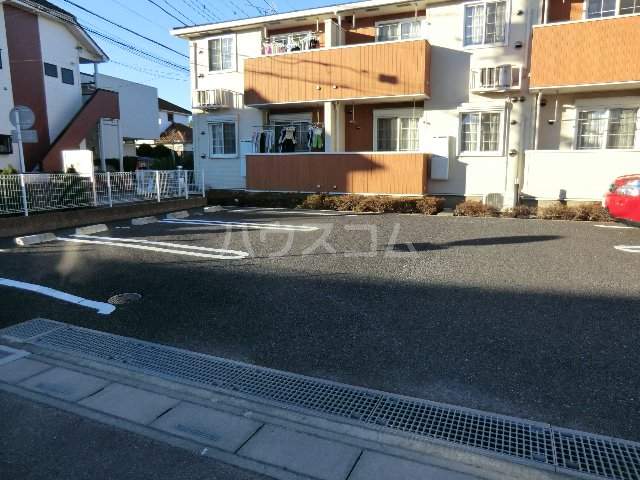 13/16 駐車場