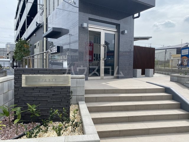 19/27 エントランス