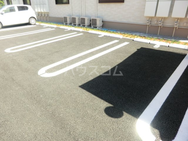 23/30 駐車場