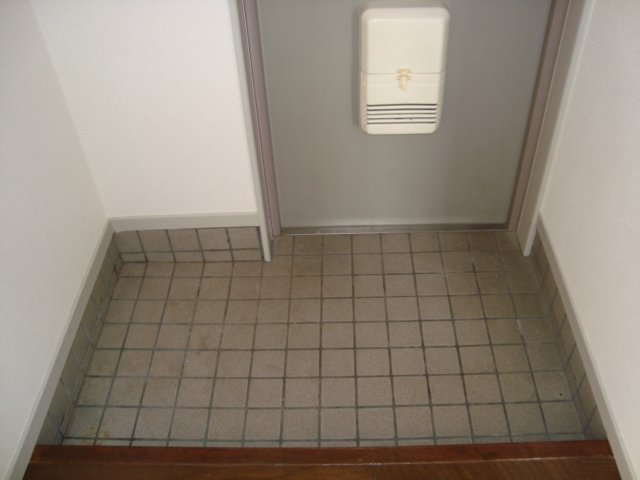 14/30 玄関