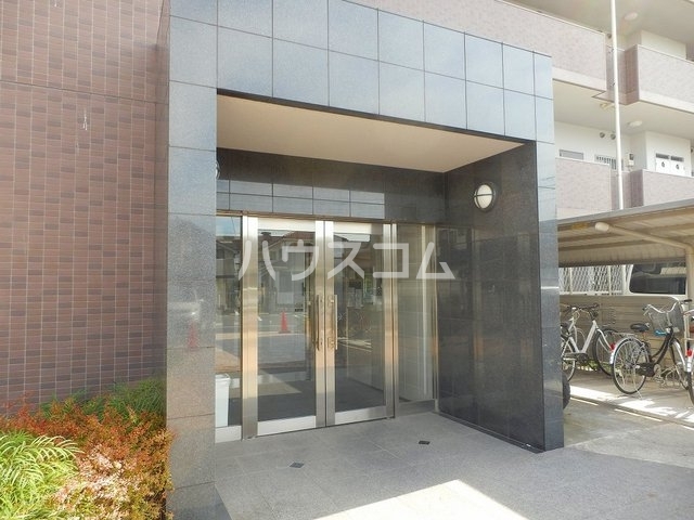 14/25 エントランス