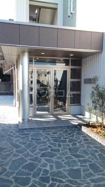 13/23 エントランス