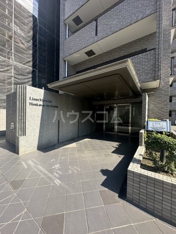 28/30 エントランス