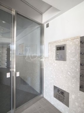 18/20 エントランス