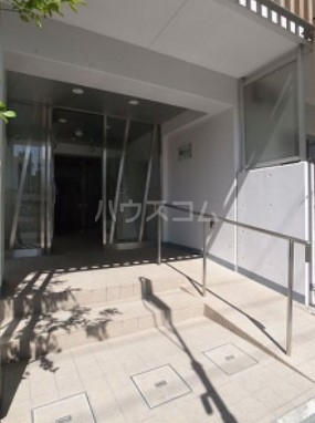 19/20 エントランス