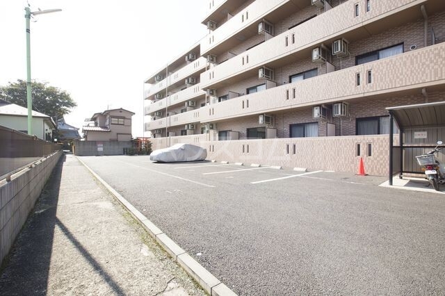 20/26 駐車場