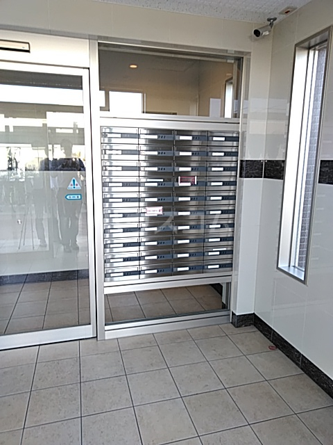 17/27 エントランス