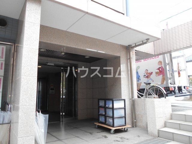 17/27 エントランス