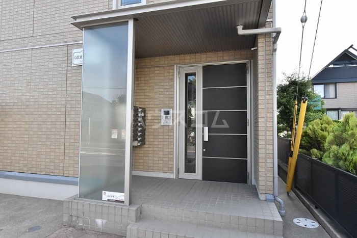 20/23 エントランス