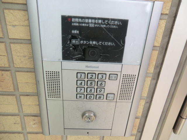 22/25 エントランス