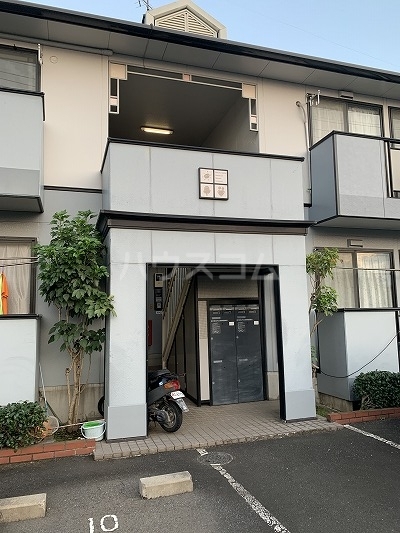 21/27 エントランス