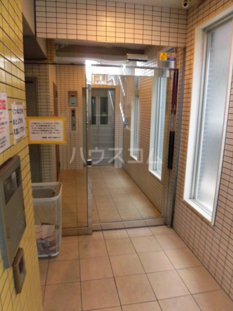 21/27 エントランス