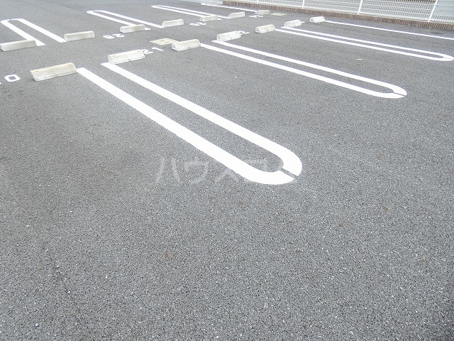 14/14 駐車場