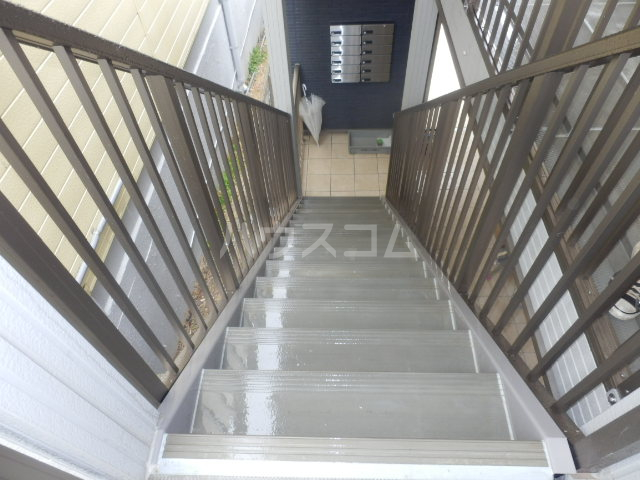 26/30 エントランス