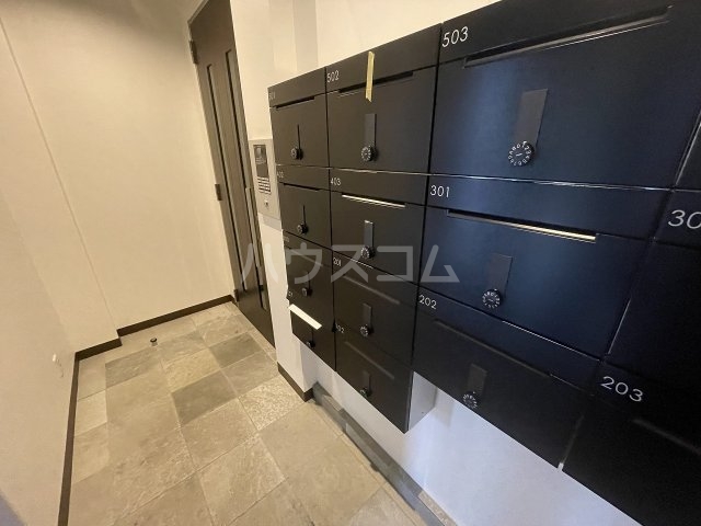 21/28 エントランス