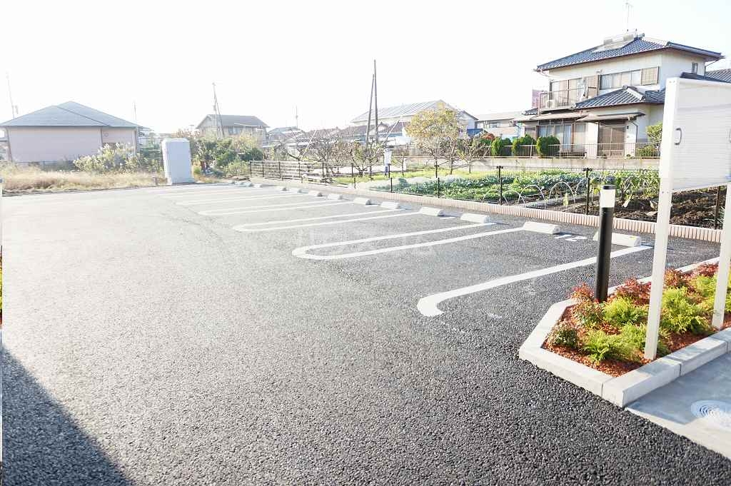 14/20 駐車場