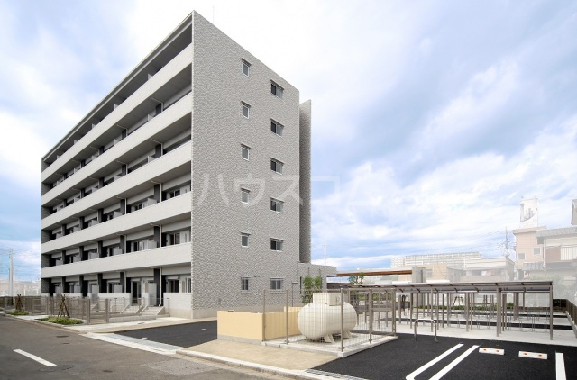 20/28 駐車場