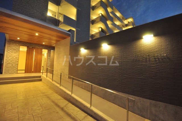 20/30 エントランス