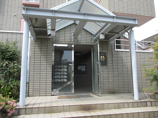 26/30 エントランス