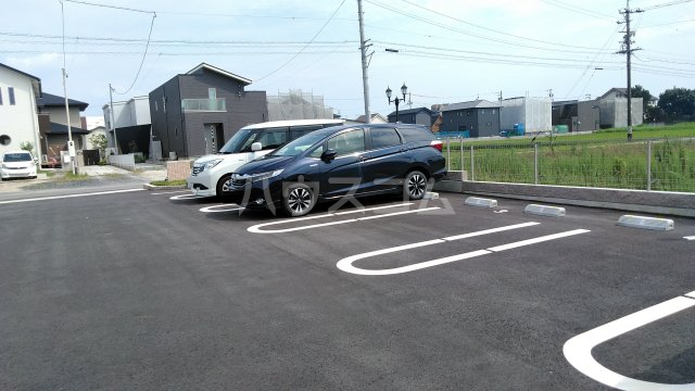 17/28 駐車場