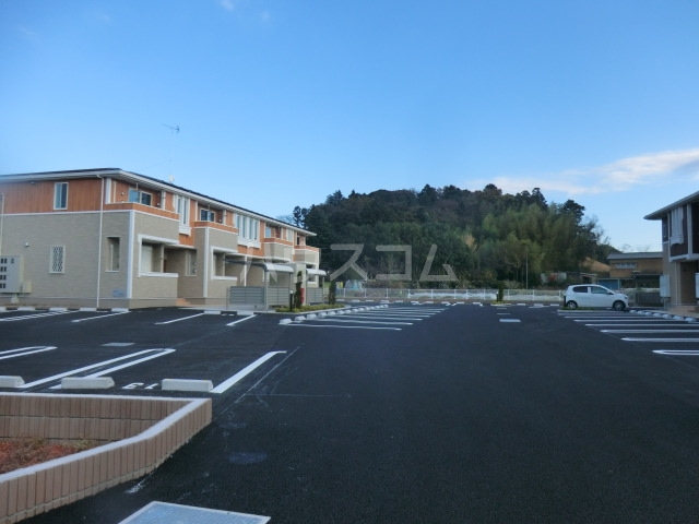 21/28 駐車場